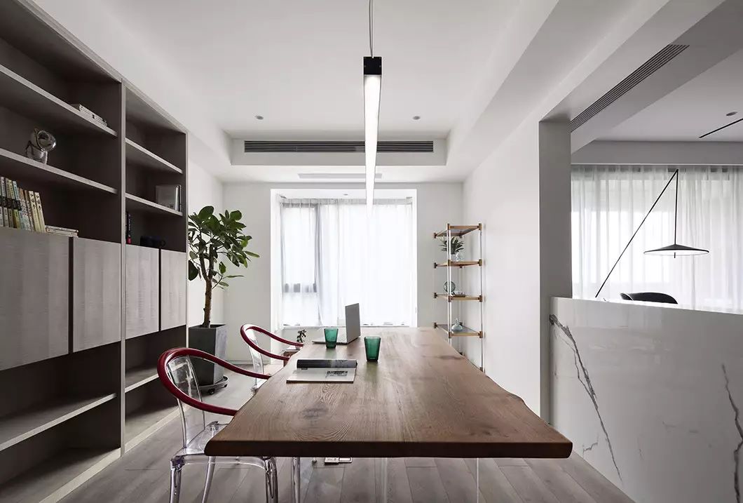 現(xiàn)代簡(jiǎn)約黑白灰,武漢裝修設(shè)計(jì)