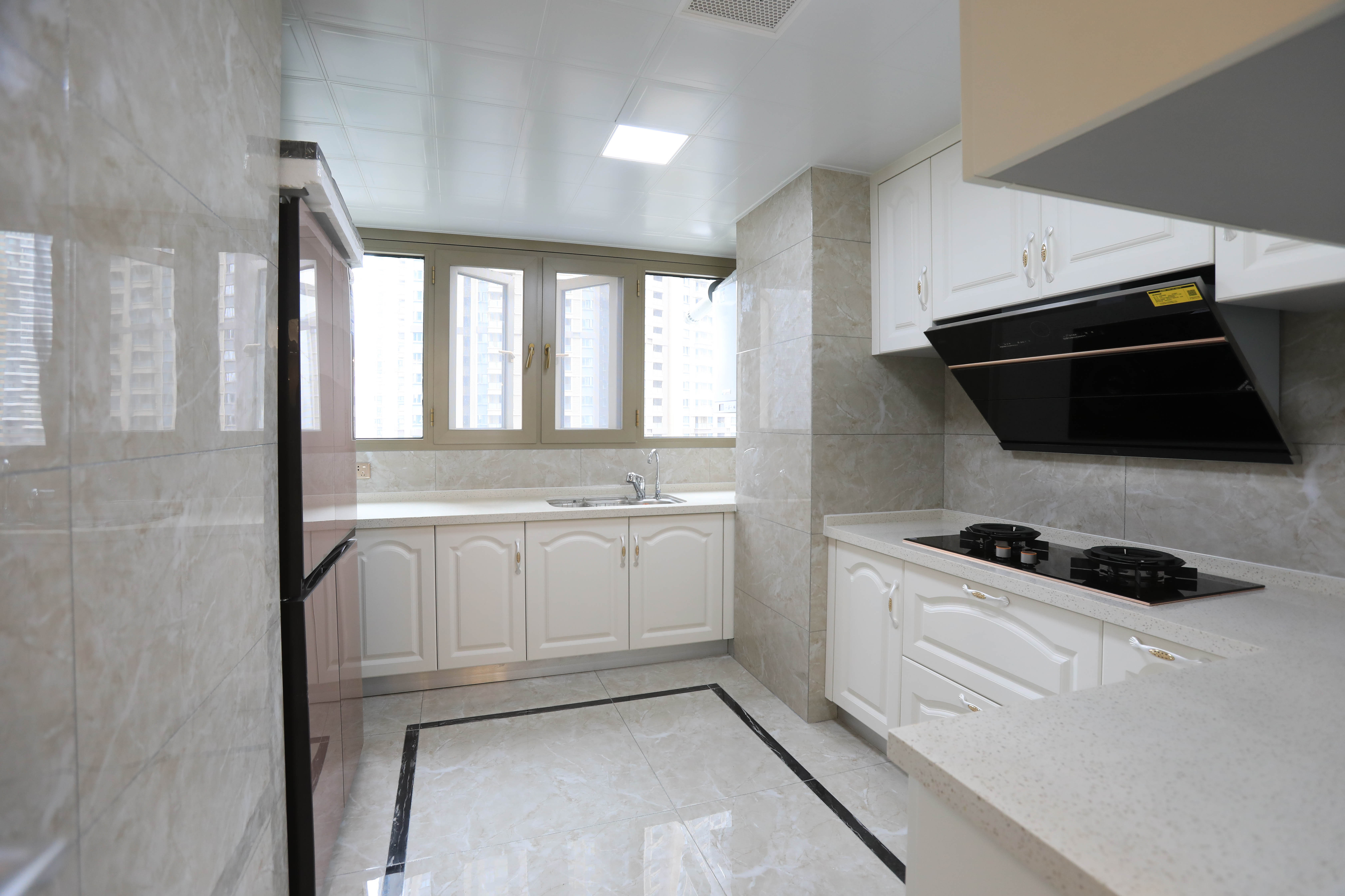 031023200334.jpg 廚房2.jpg