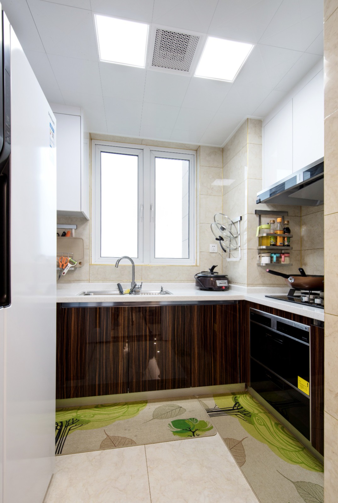 031036360452.jpg 廚房1.jpg