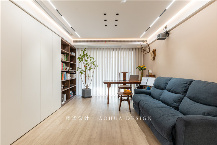 081037330291.jpg 墻柜+投影儀.jpg